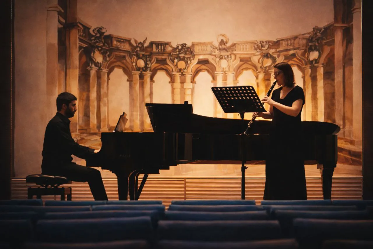 Pianista al lavoro per le proposte culturali di Epos